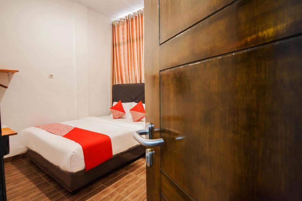 Oyo 2720 Sutomo Inn Medan Luaran gambar