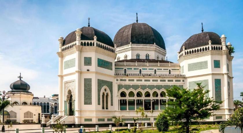 Oyo 2720 Sutomo Inn Medan Luaran gambar